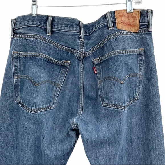 Levi’s 501 Straight Leg Button Fly Men's Denim Jeans Size 38/34 - Picture 8 of 15